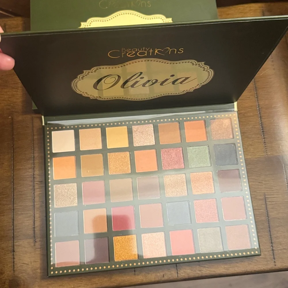 Beauty Creations Olivia Makeup Palette‎ - Olive & Pale Yellow